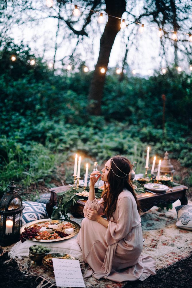 ceremony bohemian wedding boho dress style table decor ideas boho rugs bride