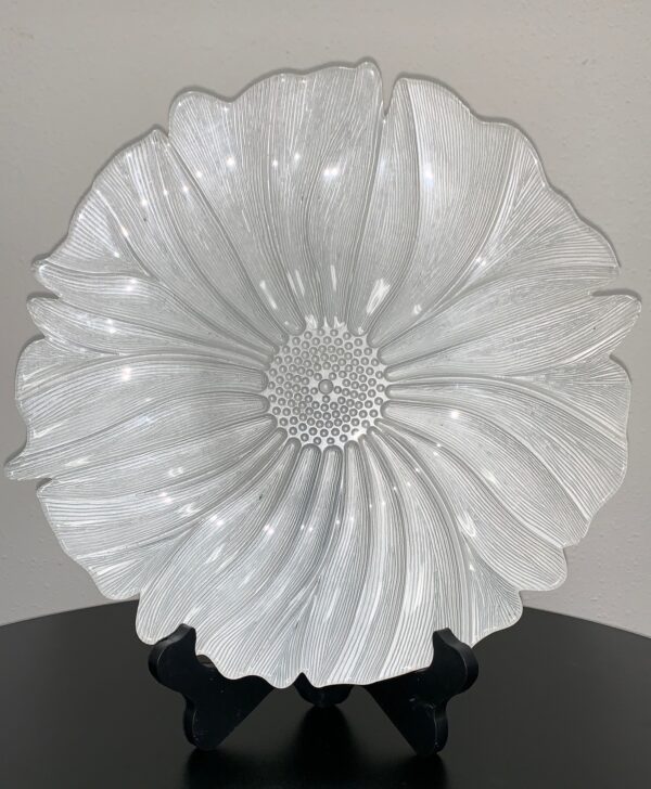 GLASS-CHARGER-PLATE-FLOWER-WHITE-1.jpg