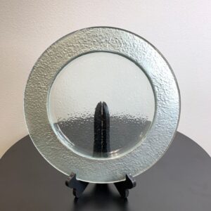 GLASS CHARGER PLATE SILVER HAMMERED RING