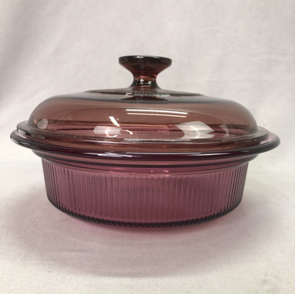 PyrexCranberryRoundBowlLid01-8in