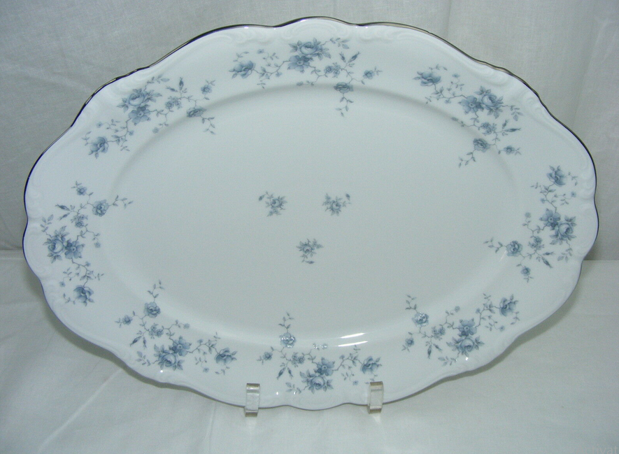 BlueGarlandPlatter15in00 BlueGarlandPlatter15in00