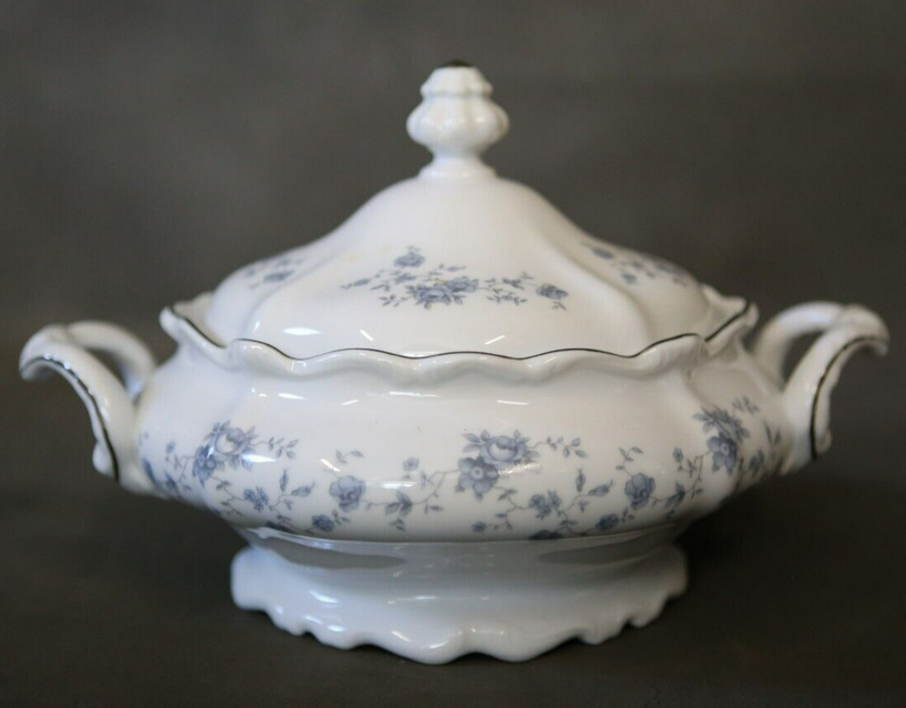 BlueGarlandTureen00 BlueGarlandTureen00